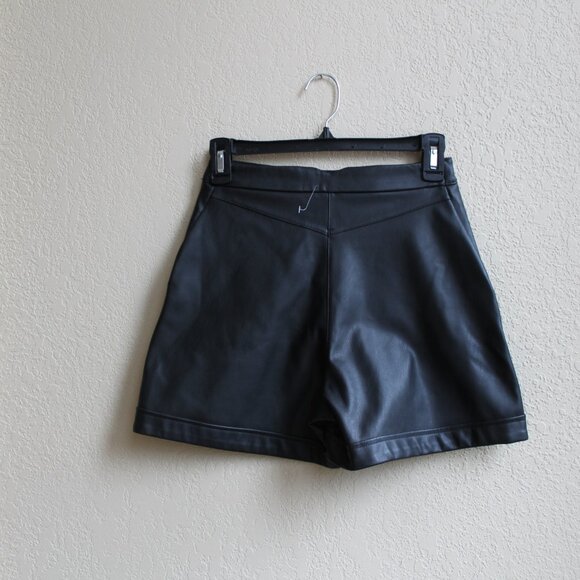 Express Sz. 00 High Waist Sexy Faux Leather Shorts Biker Goth Grunge Dark - Picture 2 of 2